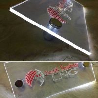 Таблички из оргстекла с гравировкой, пленкой Oracal, подсветкой